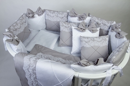 Комплект в кроватку подушками с кружевом "Classico" (серый) сатин